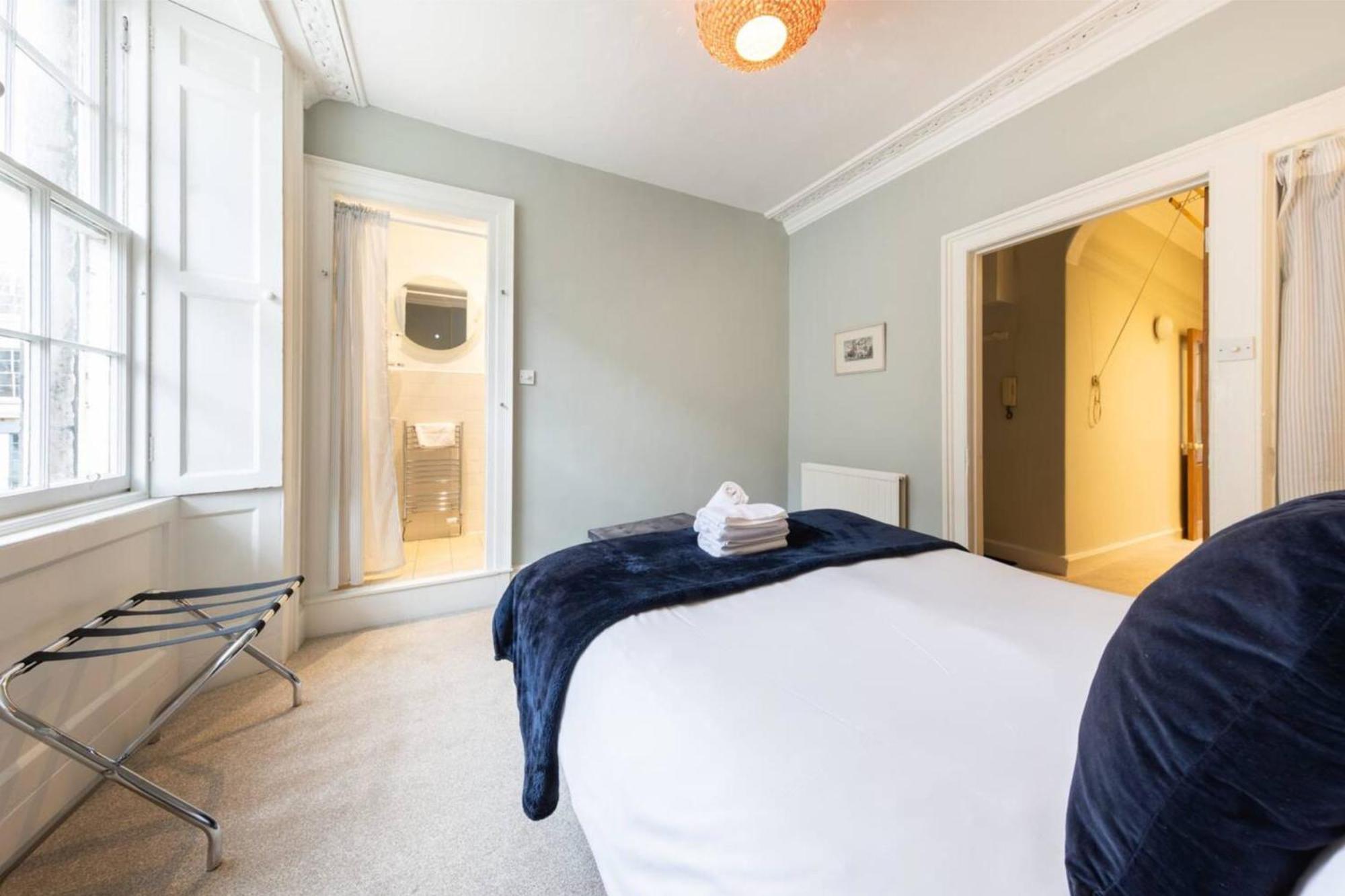 Beautiful 1 Bedroom Flat In Vibrant Stockbridge Appartement